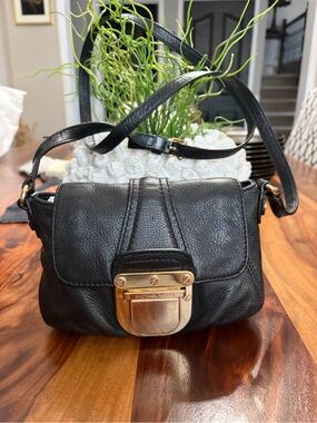 Michael Kors Black Leather Crossbody with Gold-Tone Lock 🖤🖤🖤